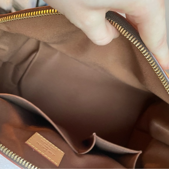 NEW- Vintage LV Tivoli - NEW !
Monogram Tivoli PM - Picture 4 of 11